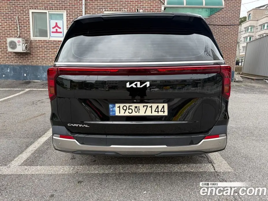 Kia Carnival 2023 3.5 автомат (гидро), фото 4