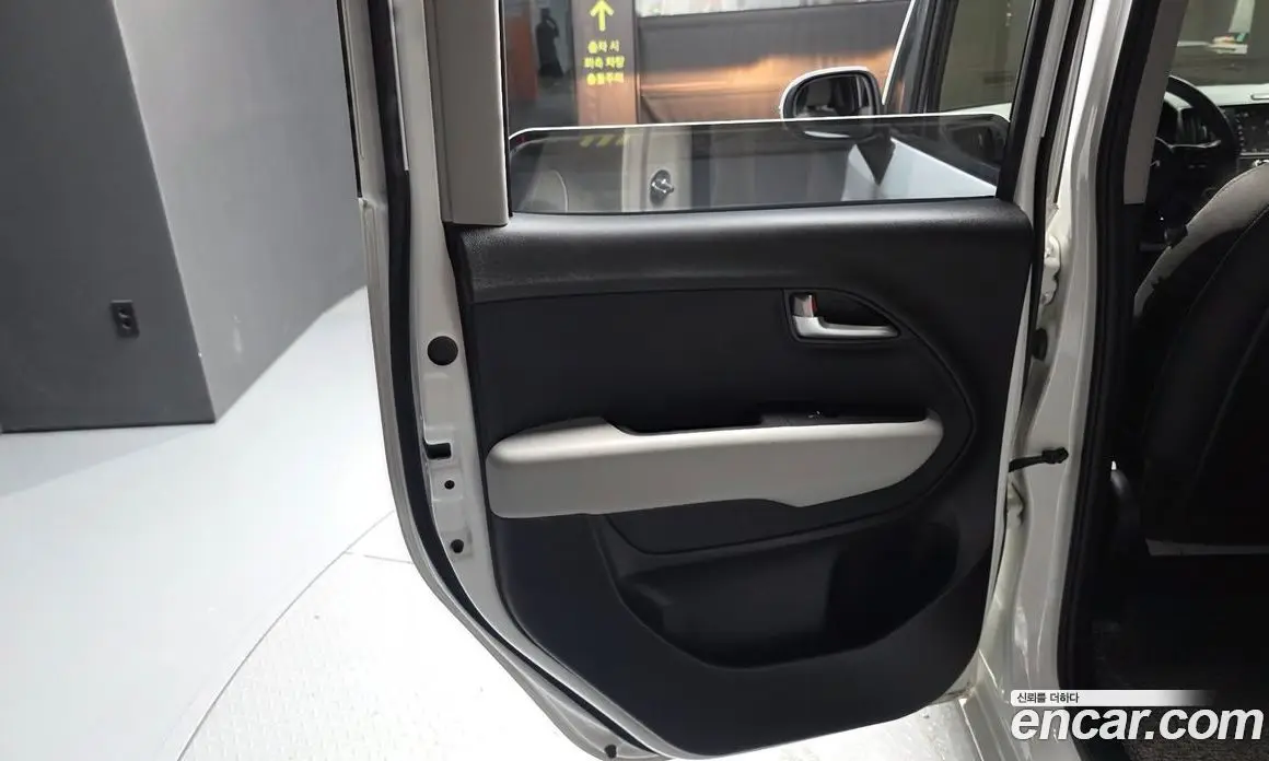 Kia Ray 2023 1.0 автомат (гидро), фото 15
