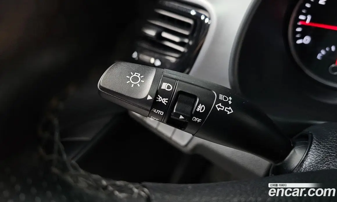 Kia Stonic 2020 1.0 автомат (гидро), фото 17 Kia Stonic 2020 1.0 автомат (гидро), фото 17