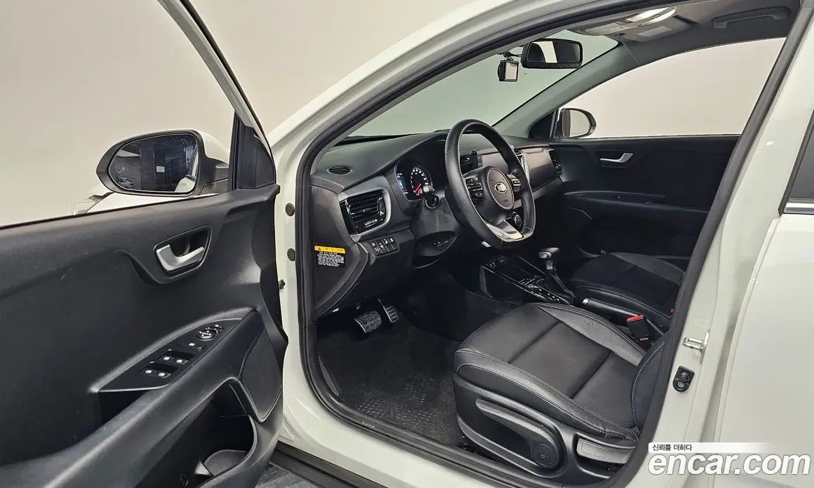 Kia Stonic 2020 1.0 автомат (гидро), фото 10 Kia Stonic 2020 1.0 автомат (гидро), фото 10