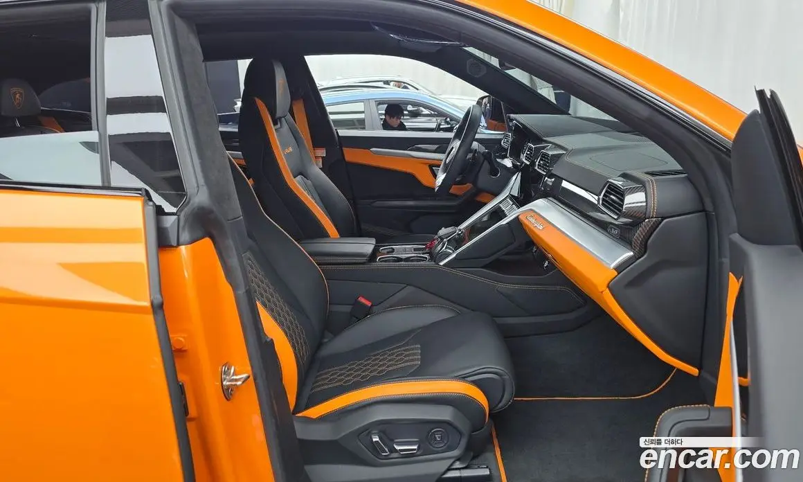 Lamborghini Urus 2024 4.0 автомат (гидро), фото 11 Lamborghini Urus 2024 4.0 автомат (гидро), фото 11