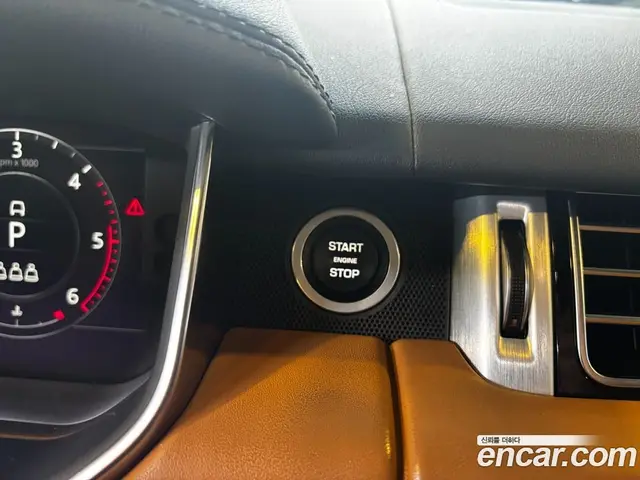 Land Rover Range Rover 2020 4.4 автомат (гидро), миниатюра 11 Land Rover Range Rover 2020 4.4 автомат (гидро), миниатюра 11