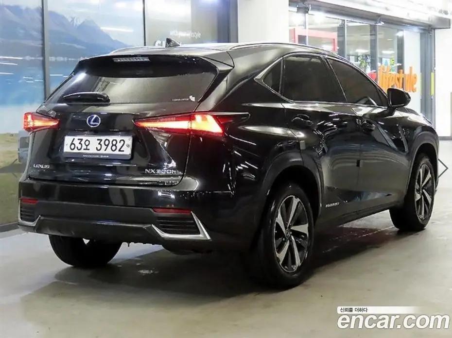 Lexus NX 2019 2.5 автомат (гидро), фото 4 Lexus NX 2019 2.5 автомат (гидро), фото 4