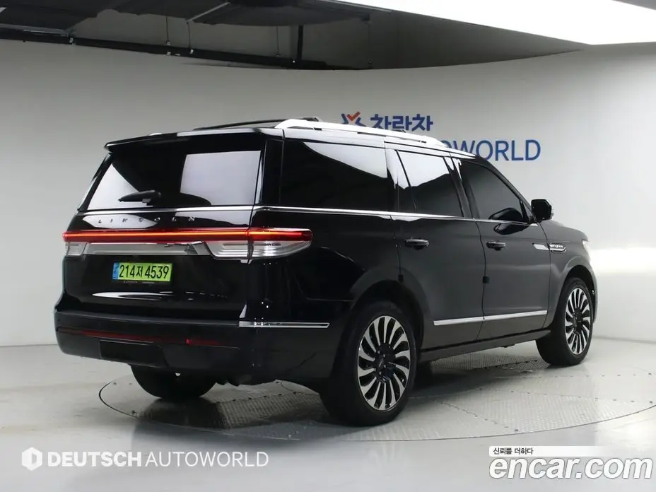 Lincoln Navigator 2023 3.5 автомат (гидро), фото 2 Lincoln Navigator 2023 3.5 автомат (гидро), фото 2