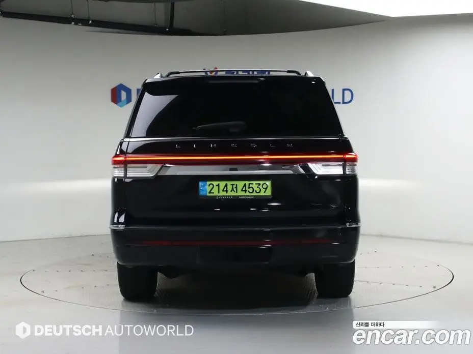 Lincoln Navigator 2023 3.5 автомат (гидро), фото 4 Lincoln Navigator 2023 3.5 автомат (гидро), фото 4
