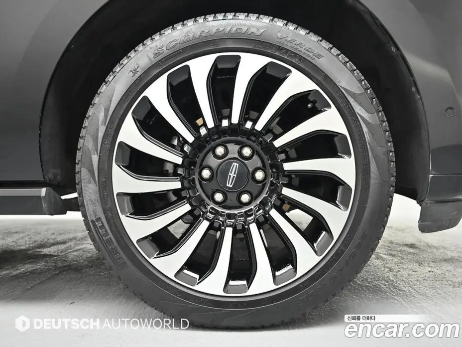 Lincoln Navigator 2023 3.5 автомат (гидро), фото 5 Lincoln Navigator 2023 3.5 автомат (гидро), фото 5
