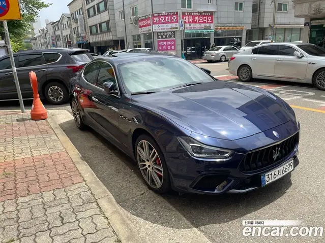 Maserati Ghibli 2018 3.0 автомат (гидро), миниатюра 11