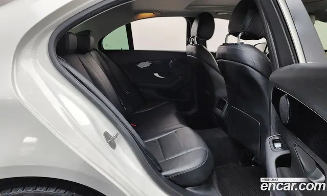 Mercedes-Benz C-Class 2016 2.0 автомат (гидро), миниатюра 11 Mercedes-Benz C-Class 2016 2.0 автомат (гидро), миниатюра 11