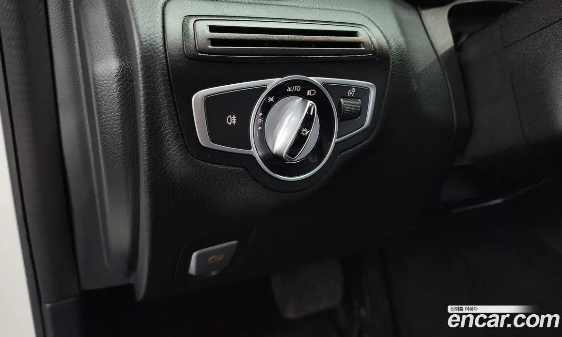 Mercedes-Benz C-Class 2016 2.0 автомат (гидро), фото 15 Mercedes-Benz C-Class 2016 2.0 автомат (гидро), фото 15