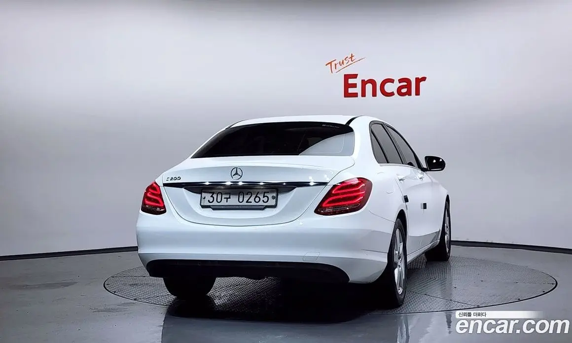 Mercedes-Benz C-Class 2016 2.0 автомат (гидро), фото 4 Mercedes-Benz C-Class 2016 2.0 автомат (гидро), фото 4