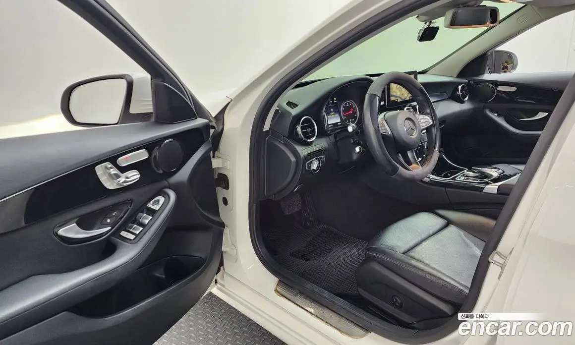 Mercedes-Benz C-Class 2016 2.0 автомат (гидро), фото 10 Mercedes-Benz C-Class 2016 2.0 автомат (гидро), фото 10