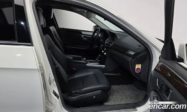 Mercedes-Benz E-Class 2011 1.8 автомат (гидро), миниатюра 11