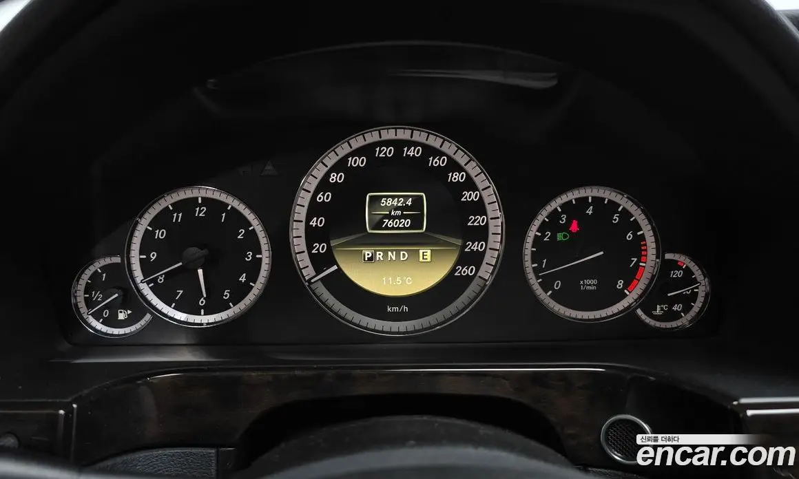 Mercedes-Benz E-Class 2011 1.8 автомат (гидро), фото 8