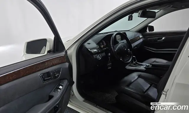 Mercedes-Benz E-Class 2011 1.8 автомат (гидро), миниатюра 10