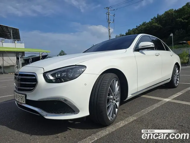 Mercedes-Benz E-Class 2023 3.0 автомат (гидро), миниатюра 1 Mercedes-Benz E-Class 2023 3.0 автомат (гидро), миниатюра 1