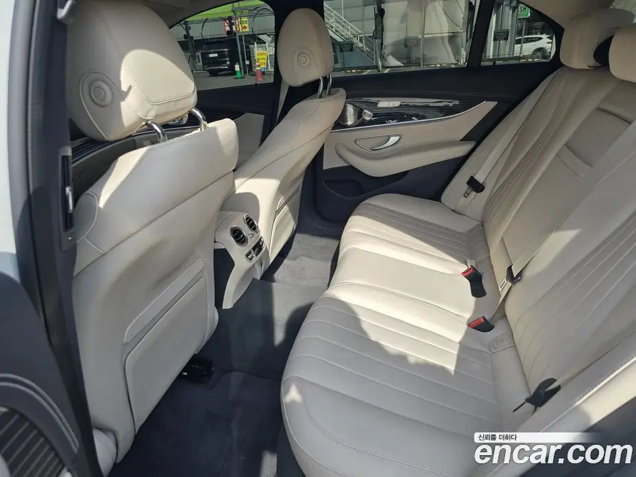 Mercedes-Benz E-Class 2023 3.0 автомат (гидро), фото 13 Mercedes-Benz E-Class 2023 3.0 автомат (гидро), фото 13