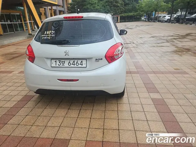 Peugeot 208 2014 1.6 автомат (гидро), миниатюра 3 Peugeot 208 2014 1.6 автомат (гидро), миниатюра 3