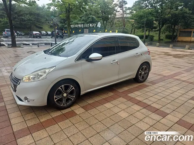 Peugeot 208 2014 1.6 автомат (гидро), миниатюра 4 Peugeot 208 2014 1.6 автомат (гидро), миниатюра 4