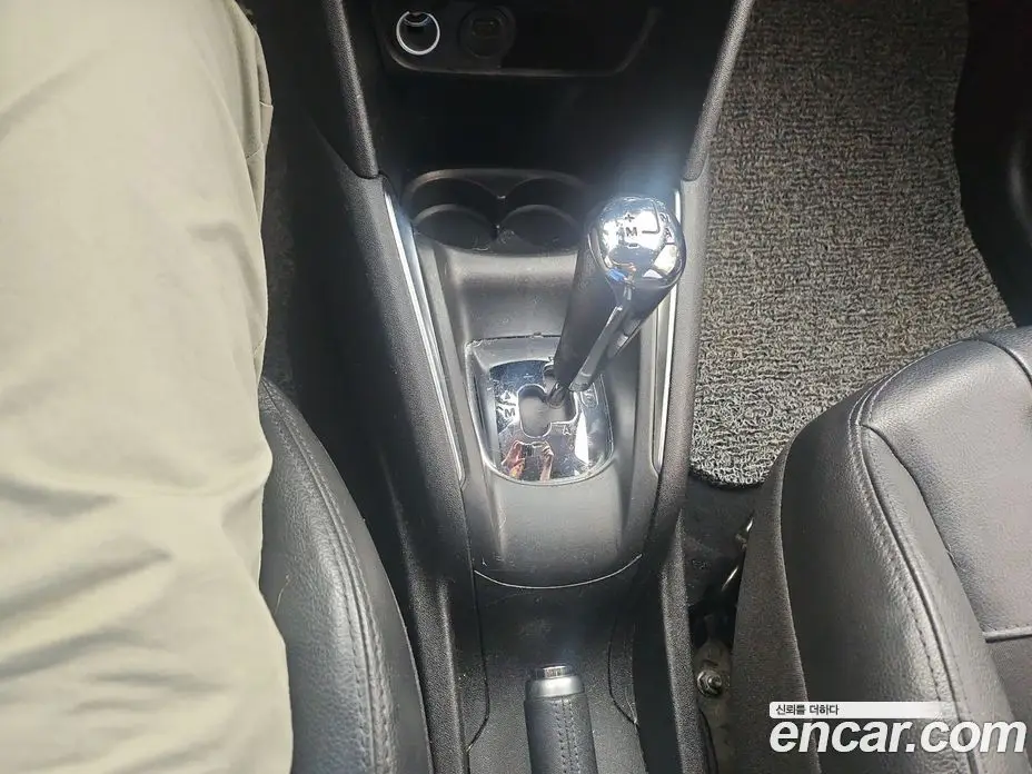 Peugeot 208 2014 1.6 автомат (гидро), фото 6 Peugeot 208 2014 1.6 автомат (гидро), фото 6
