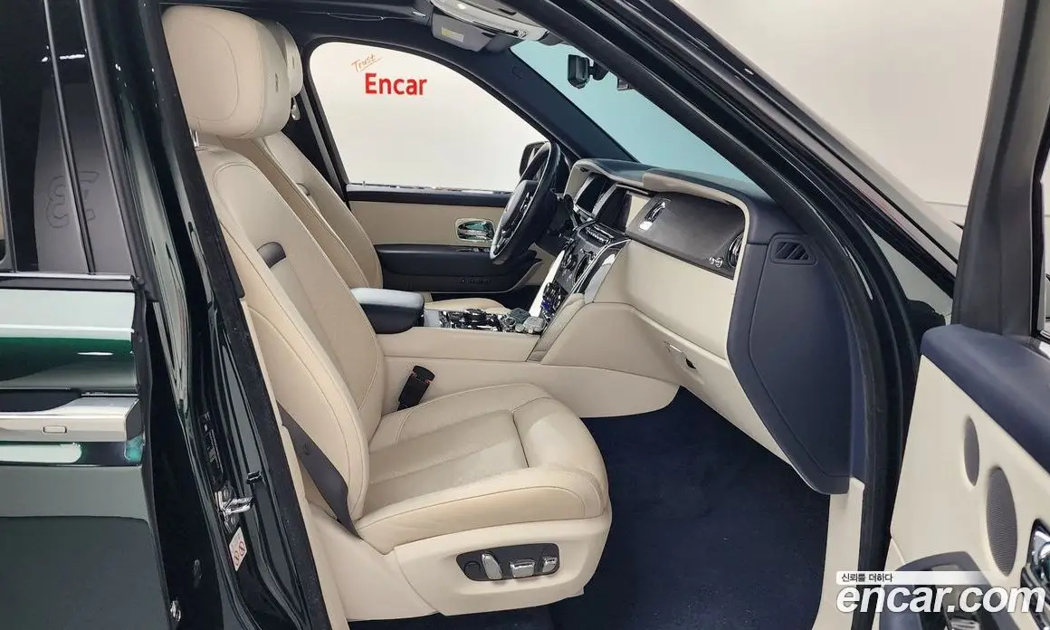 Rolls-Royce Cullinan 2020 6.7 автомат (гидро), фото 16 Rolls-Royce Cullinan 2020 6.7 автомат (гидро), фото 16