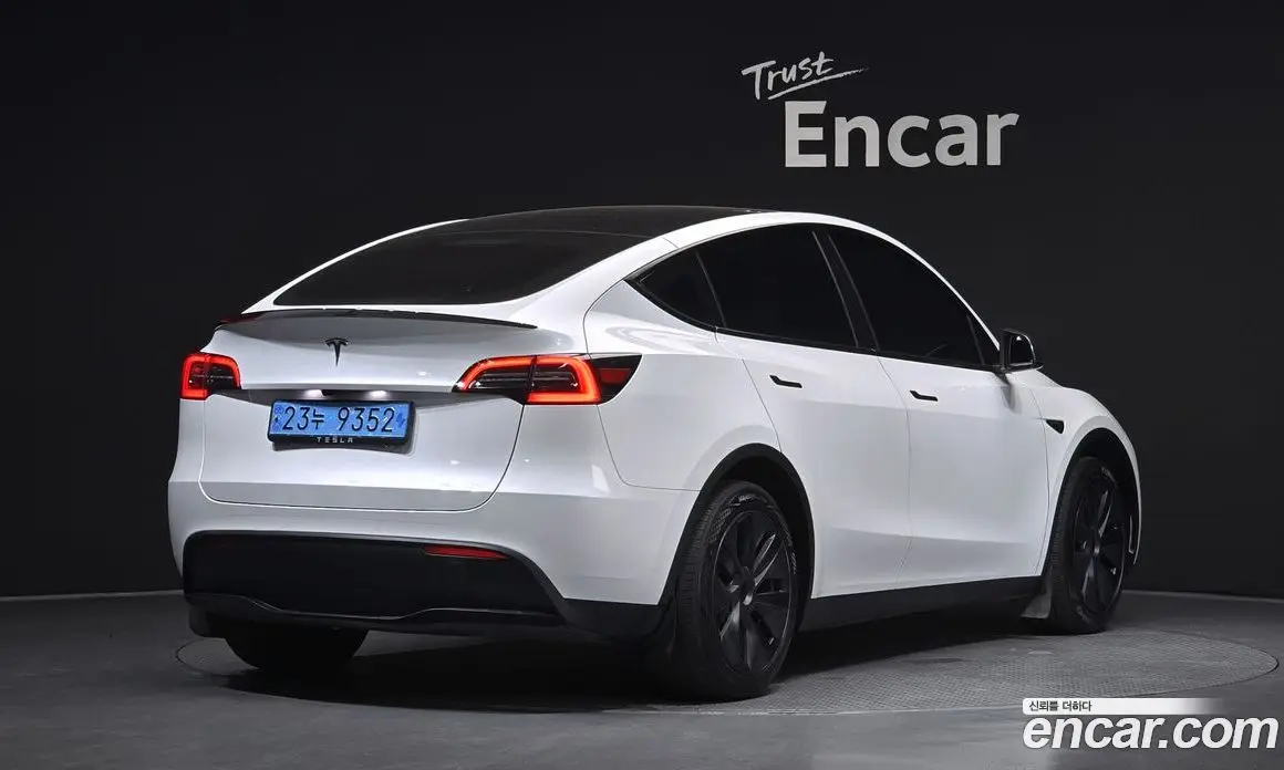 Tesla Model Y 2024 0.2 автомат (гидро), фото 2 Tesla Model Y 2024 0.2 автомат (гидро), фото 2