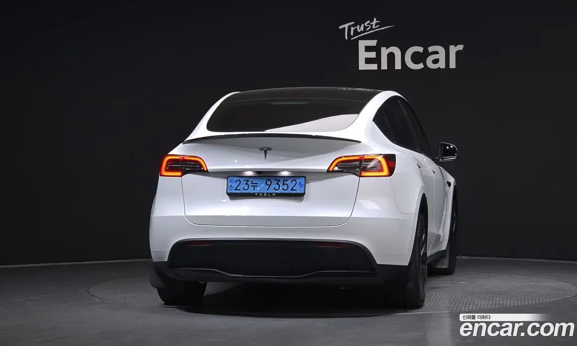 Tesla Model Y 2024 0.2 автомат (гидро), фото 4 Tesla Model Y 2024 0.2 автомат (гидро), фото 4
