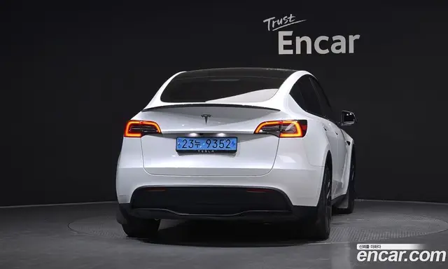 Tesla Model Y 2024 0.2 автомат (гидро), миниатюра 4 Tesla Model Y 2024 0.2 автомат (гидро), миниатюра 4