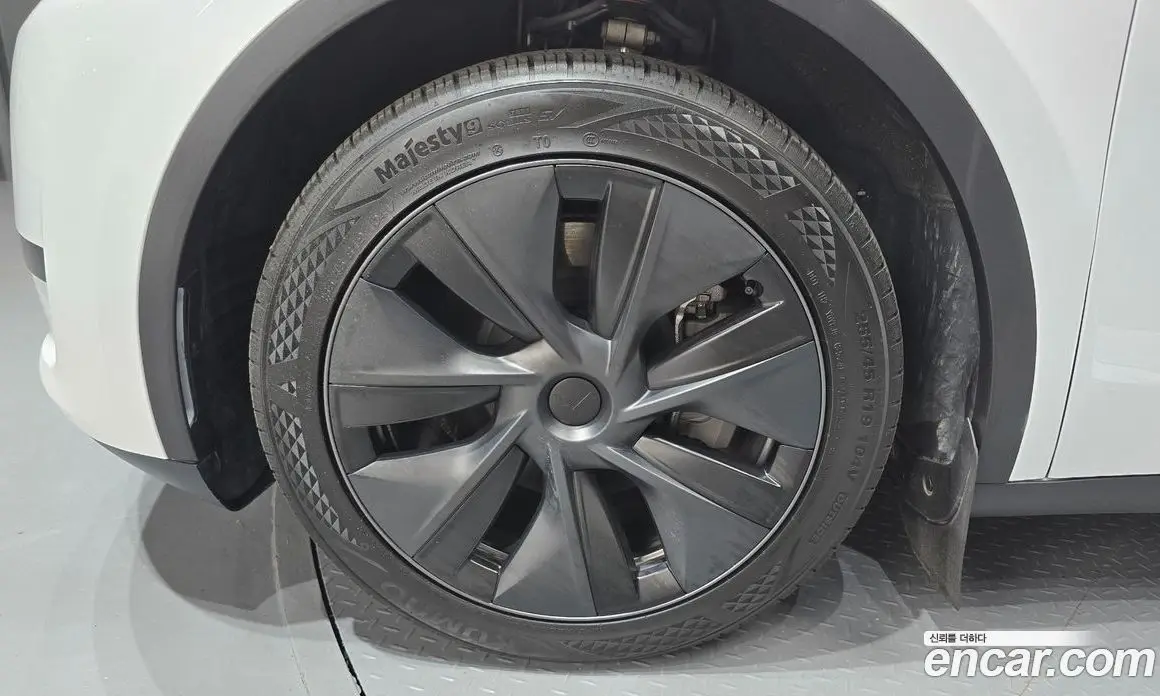 Tesla Model Y 2024 0.2 автомат (гидро), фото 5 Tesla Model Y 2024 0.2 автомат (гидро), фото 5