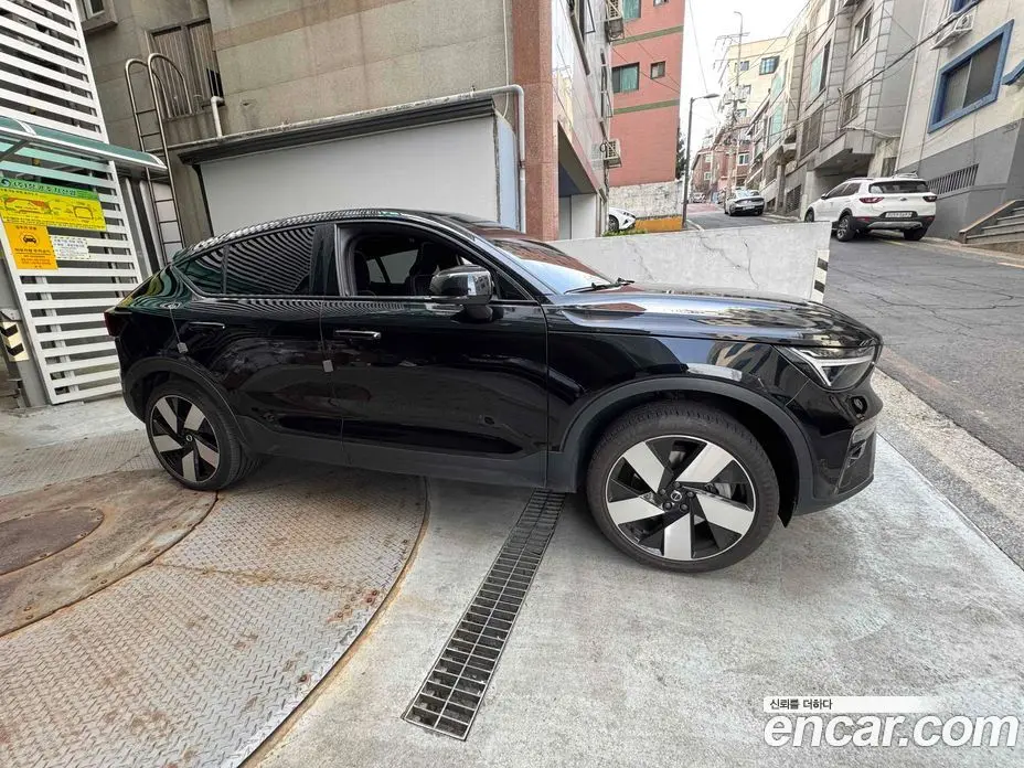 Volvo C40 2023 2.0 автомат (гидро), фото 3 Volvo C40 2023 2.0 автомат (гидро), фото 3