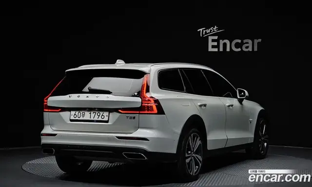 Volvo V60 2019 2.0 автомат (гидро), миниатюра 2 Volvo V60 2019 2.0 автомат (гидро), миниатюра 2