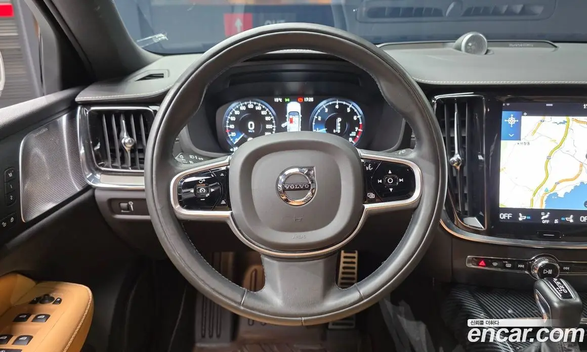 Volvo V60 2019 2.0 автомат (гидро), фото 13 Volvo V60 2019 2.0 автомат (гидро), фото 13