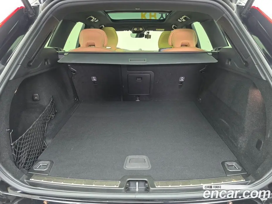 Volvo XC60 2024 2.0 автомат (гидро), фото 20 Volvo XC60 2024 2.0 автомат (гидро), фото 20