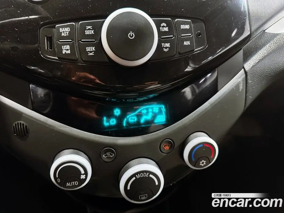 Chevrolet Spark 2012 1.0 автомат (гидро), фото 11