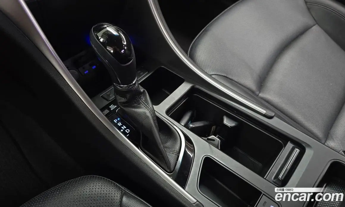 Hyundai Sonata 2013 2.0 автомат (гидро), фото 12 Hyundai Sonata 2013 2.0 автомат (гидро), фото 12