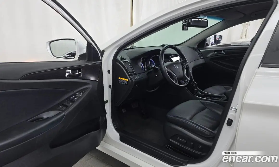Hyundai Sonata 2013 2.0 автомат (гидро), фото 13 Hyundai Sonata 2013 2.0 автомат (гидро), фото 13