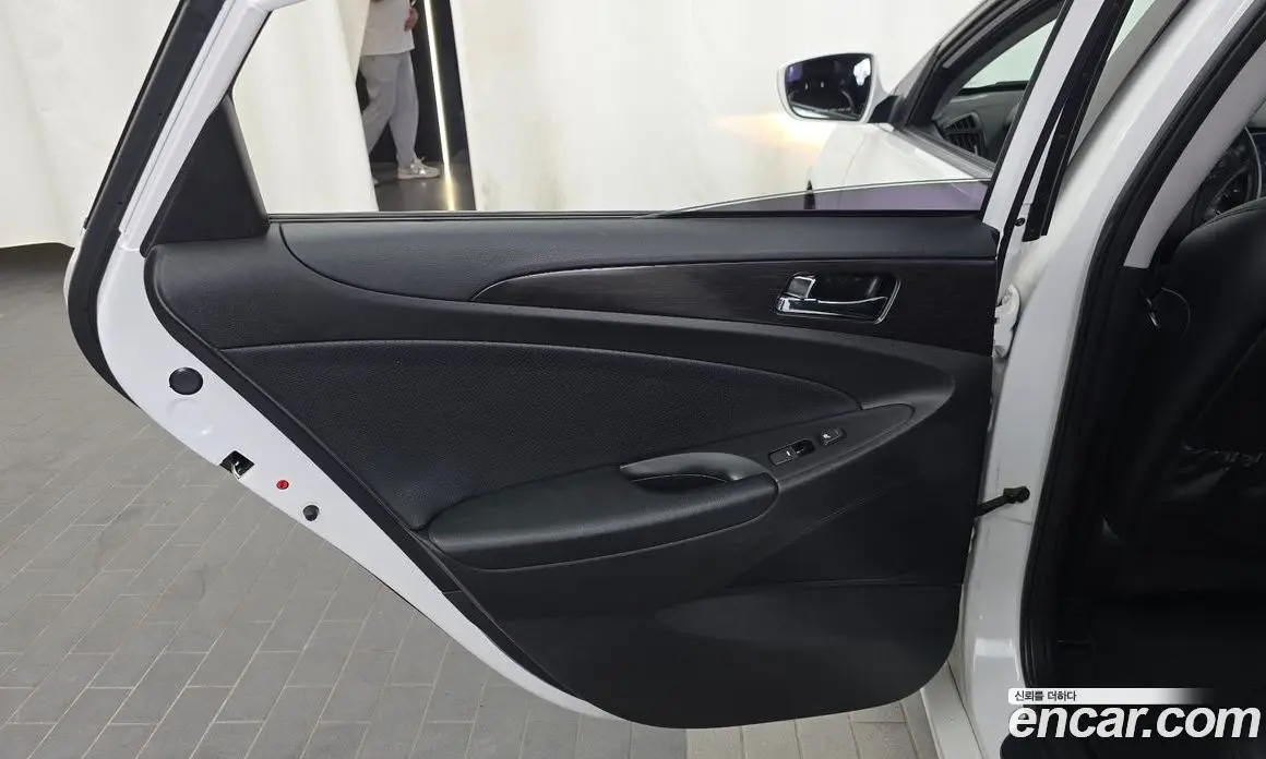 Hyundai Sonata 2013 2.0 автомат (гидро), фото 15 Hyundai Sonata 2013 2.0 автомат (гидро), фото 15