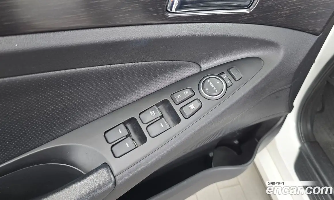 Hyundai Sonata 2013 2.0 автомат (гидро), фото 28 Hyundai Sonata 2013 2.0 автомат (гидро), фото 28