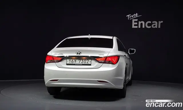 Hyundai Sonata 2013 2.0 автомат (гидро), миниатюра 4 Hyundai Sonata 2013 2.0 автомат (гидро), миниатюра 4