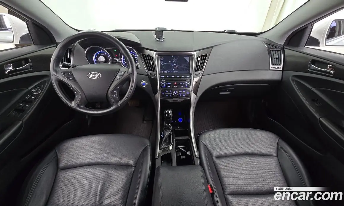 Hyundai Sonata 2013 2.0 автомат (гидро), фото 10 Hyundai Sonata 2013 2.0 автомат (гидро), фото 10