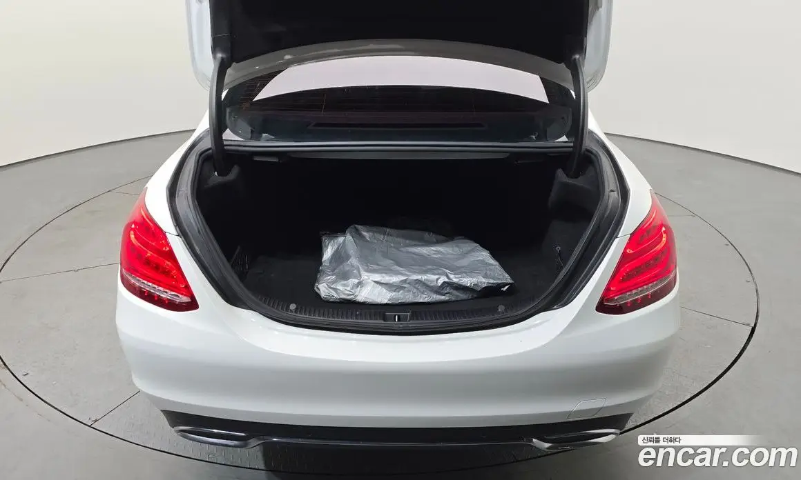 Mercedes-Benz C-Class 2018 2.0 автомат (гидро), фото 20 Mercedes-Benz C-Class 2018 2.0 автомат (гидро), фото 20