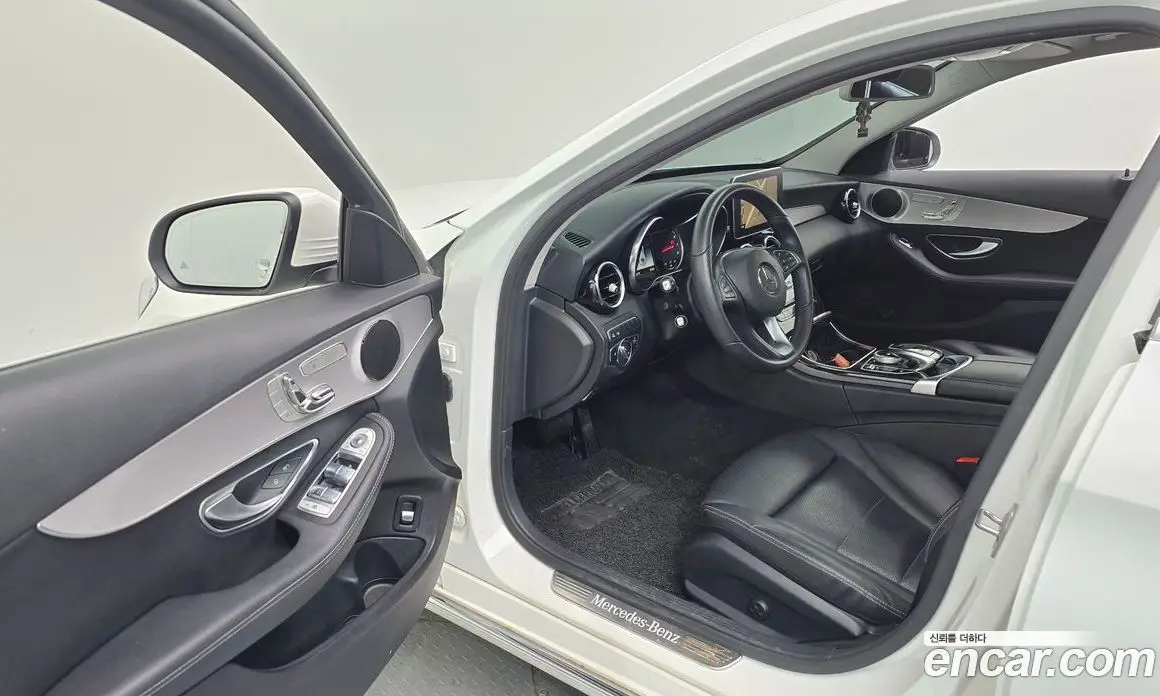 Mercedes-Benz C-Class 2018 2.0 автомат (гидро), фото 10 Mercedes-Benz C-Class 2018 2.0 автомат (гидро), фото 10