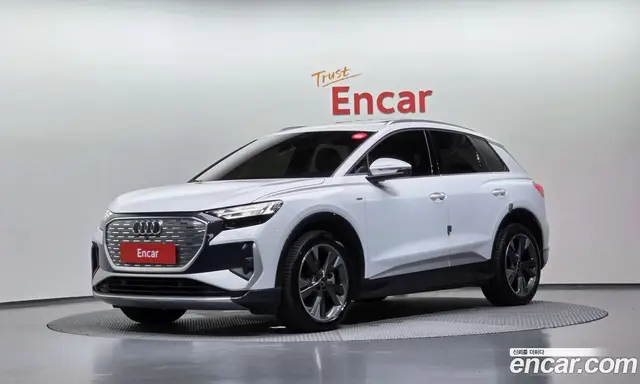Audi Q4 e-tron, 2022, 28 518 км