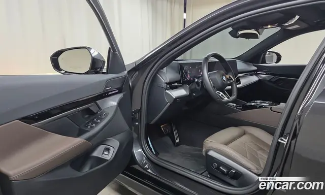 BMW 5 серия 2023 2.0 автомат (гидро), миниатюра 12