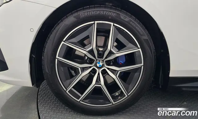 BMW 5 серия 2025 2.0 автомат (гидро), миниатюра 5 BMW 5 серия 2025 2.0 автомат (гидро), миниатюра 5