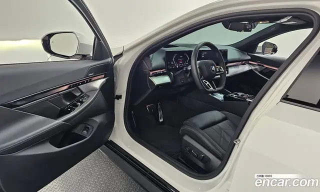 BMW 5 серия 2025 2.0 автомат (гидро), миниатюра 10 BMW 5 серия 2025 2.0 автомат (гидро), миниатюра 10