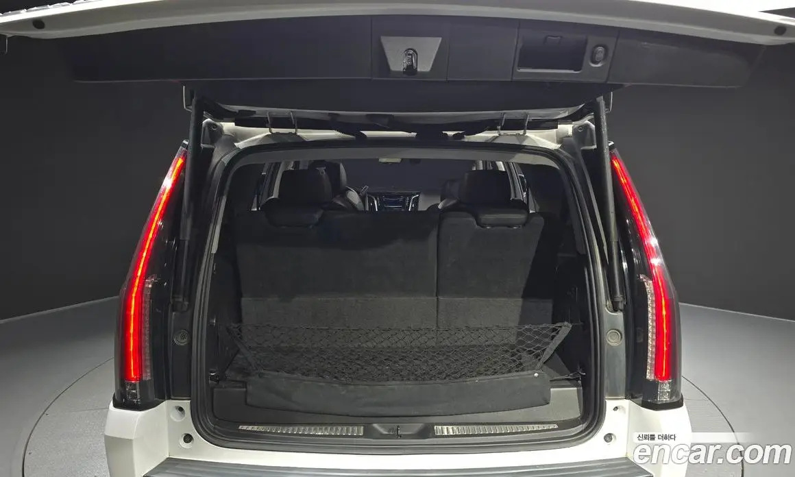 Cadillac Escalade 2018 6.2 автомат (гидро), фото 20 Cadillac Escalade 2018 6.2 автомат (гидро), фото 20