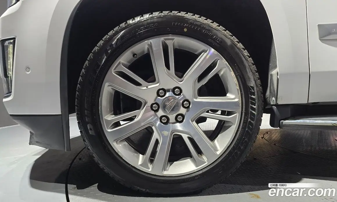Cadillac Escalade 2018 6.2 автомат (гидро), фото 5 Cadillac Escalade 2018 6.2 автомат (гидро), фото 5