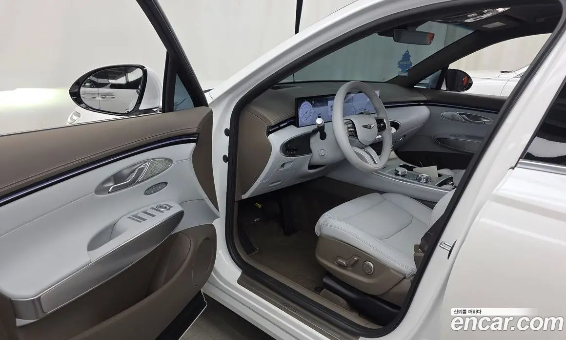 Genesis GV70 2024 2.5 автомат (гидро), фото 13