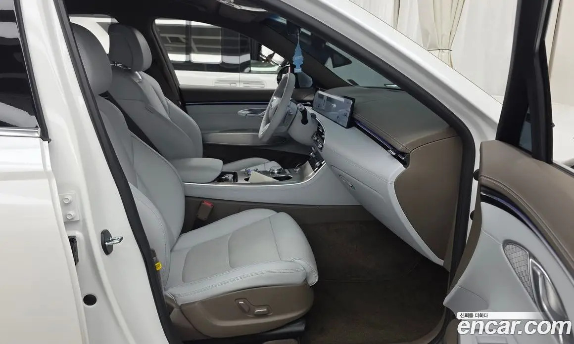Genesis GV70 2024 2.5 автомат (гидро), фото 17