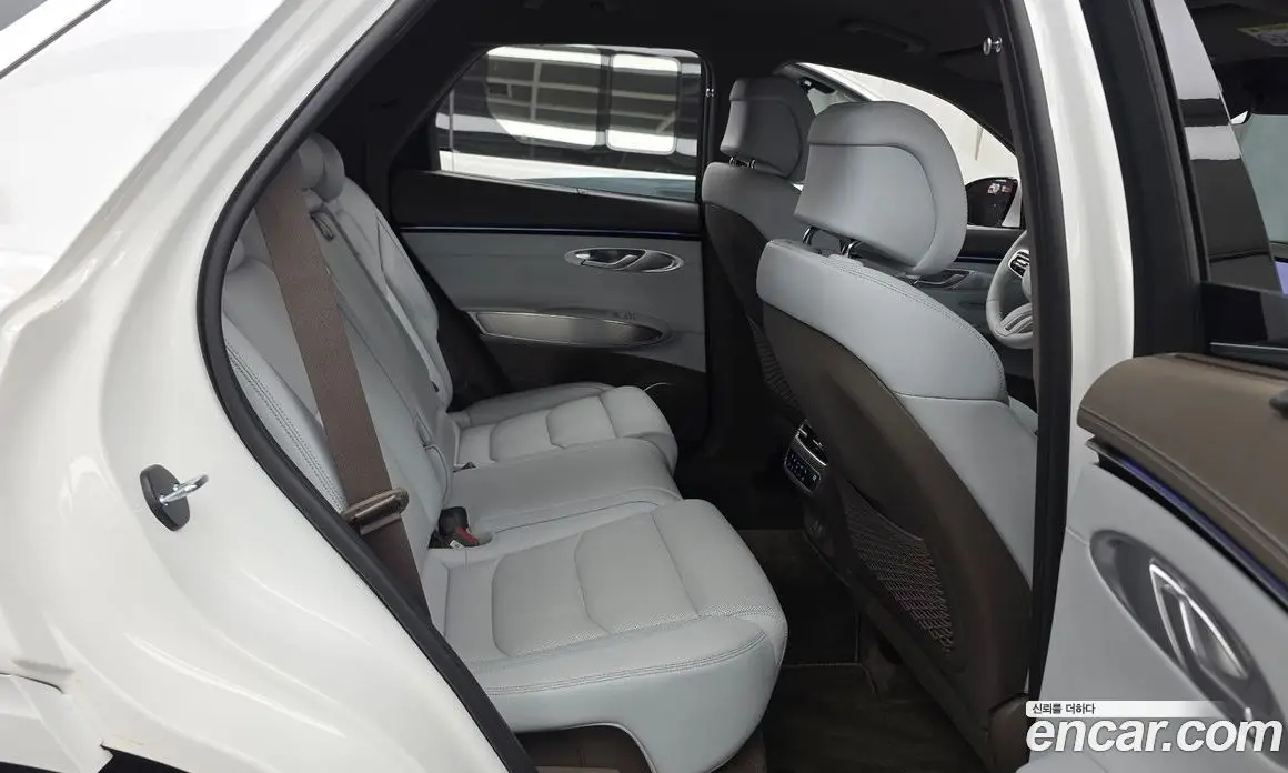 Genesis GV70 2024 2.5 автомат (гидро), фото 18